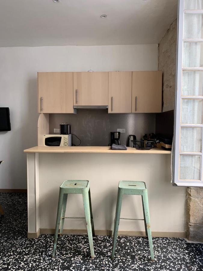Appartement Au Coeur Du Quartier De La Roquette Arles Extérieur photo